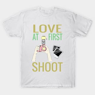 Love at first shoot T-Shirt
